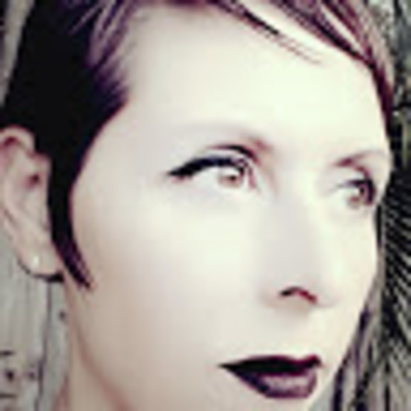 Meet your Posher, Lisa - Picture 1 of 1